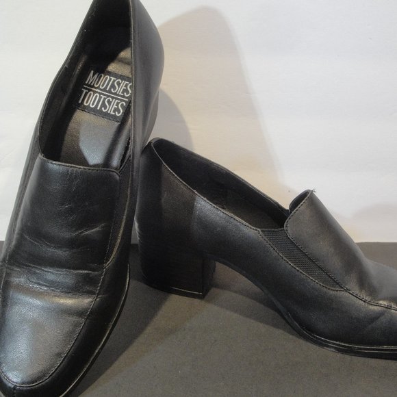 Mootsies Tootsies Black Low Heeled Slip On  Size 6.5 Medium - Picture 1 of 16